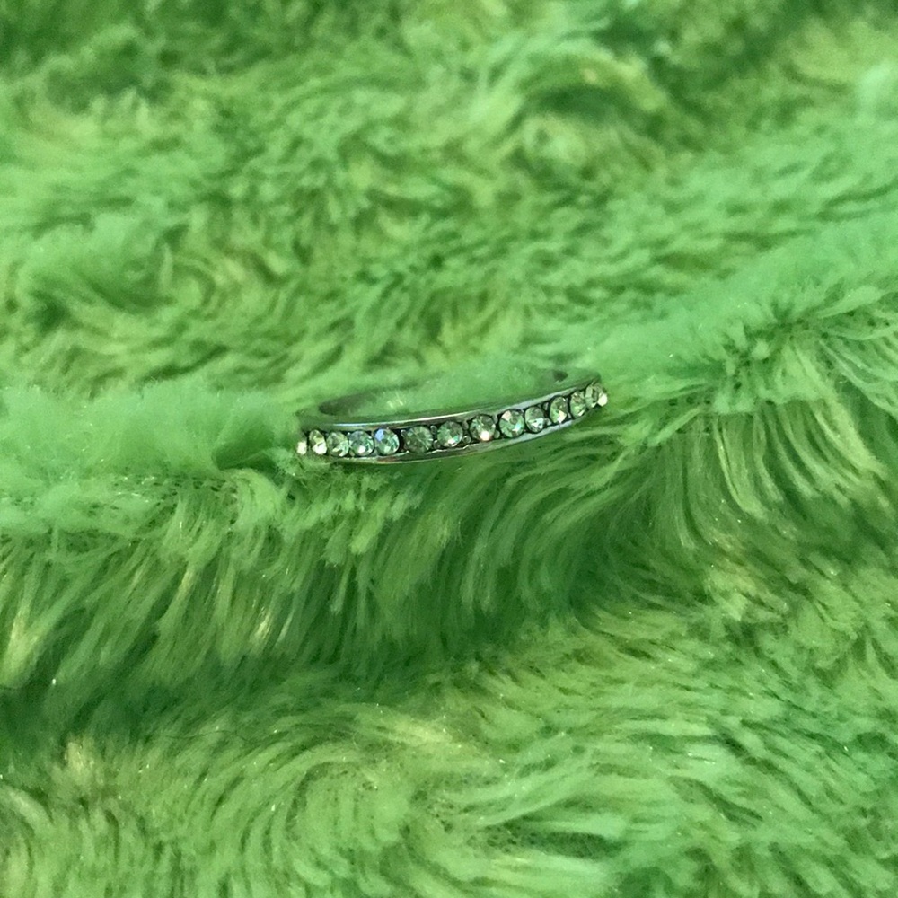 Simple Diamond Ring - Picture 2 of 3